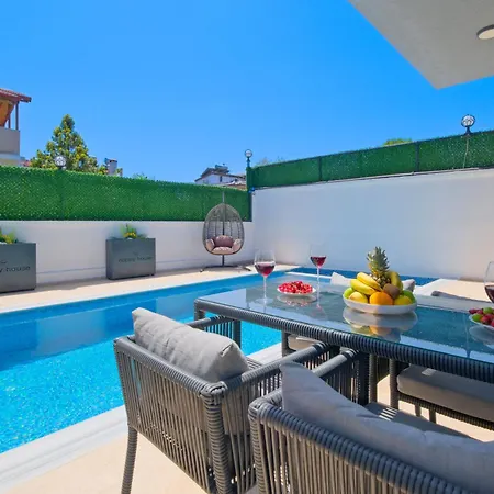 Happy House Villa *