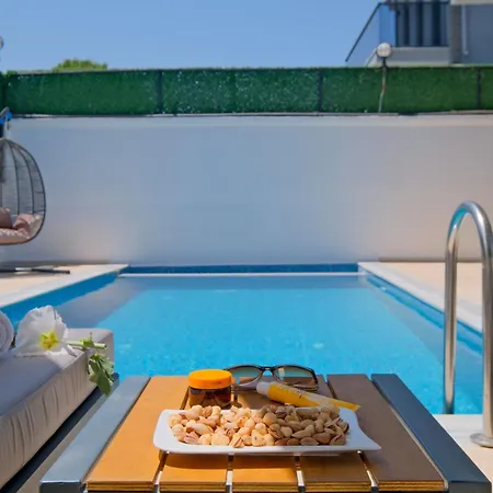 Happy House Villa *